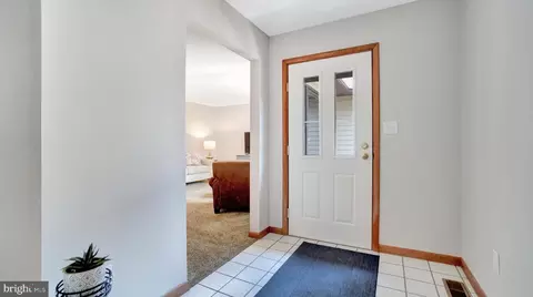 7824 Elberta Dr, Severn, MD 21144 photo 2