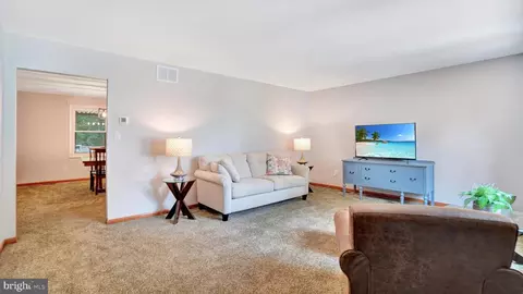 7824 Elberta Dr, Severn, MD 21144 photo 3