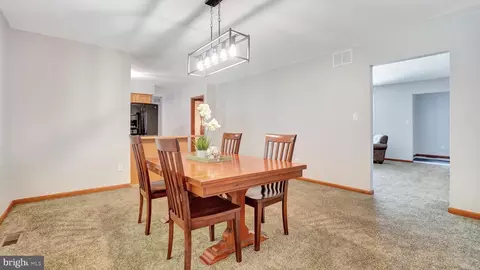 7824 Elberta Dr, Severn, MD 21144 photo 10