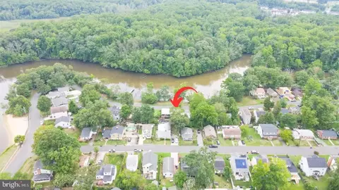 View/Area - 2037 Shore Dr, Edgewater, MD 21037 photo 2 of 7