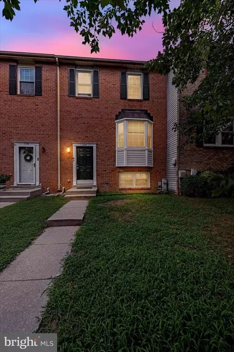 338 Cool Breeze Ct, Pasadena, MD 21122