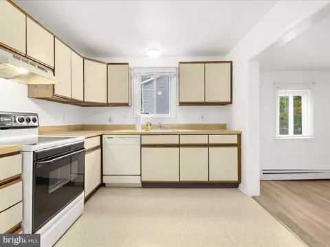 1614 Ruxton Rd, Edgewater, MD 21037 photo 8