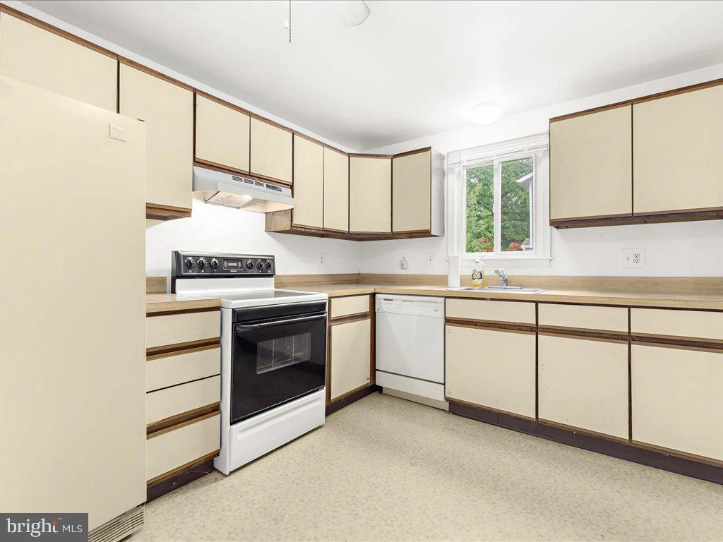 1614 Ruxton Rd, Edgewater, MD 21037 photo 10