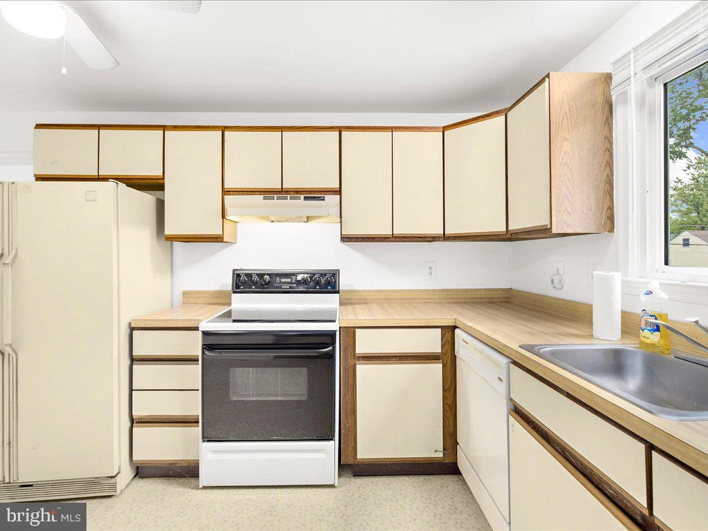 1614 Ruxton Rd, Edgewater, MD 21037 photo 11