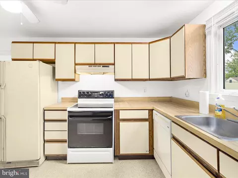 1614 Ruxton Rd, Edgewater, MD 21037 photo 11