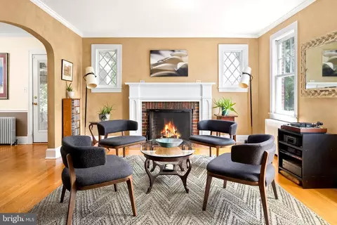 Living - 8 Steele Ave, Annapolis, MD 21401 photo 1 of 3