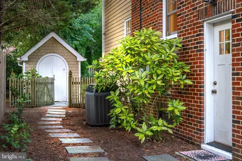 Exterior - 8 Steele Ave, Annapolis, MD 21401 photo 5 of 10