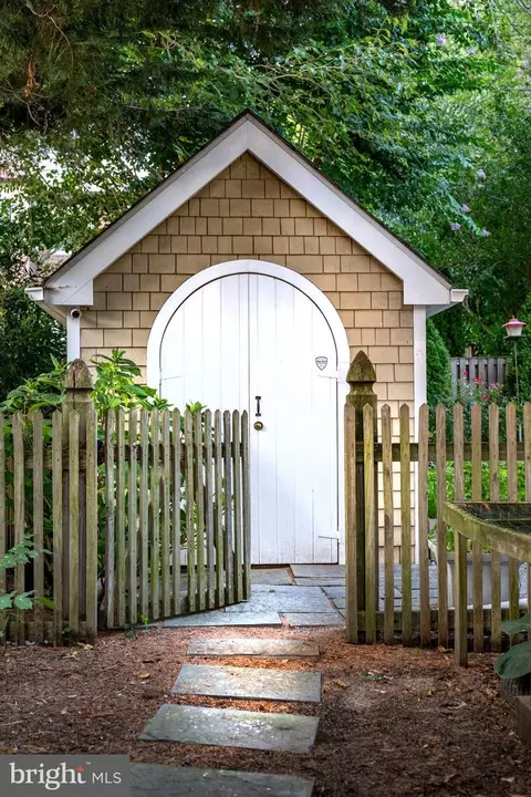 Exterior - 8 Steele Ave, Annapolis, MD 21401 photo 6 of 10
