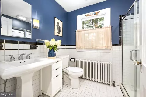 Bath - 8 Steele Ave, Annapolis, MD 21401 photo 4 of 4