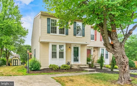 822 Nutmeg Ct, Odenton, MD 21113