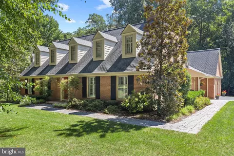 17 Belleview Dr, Severna Park, MD 21146