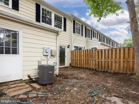 1703 Gaffney Ct, Crofton, MD 21114 photo 3