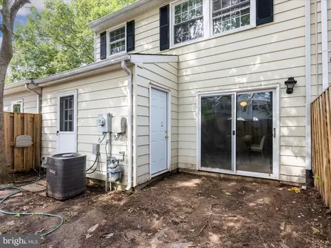 1703 Gaffney Ct, Crofton, MD 21114 photo 5