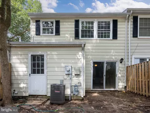 1703 Gaffney Ct, Crofton, MD 21114 photo 4
