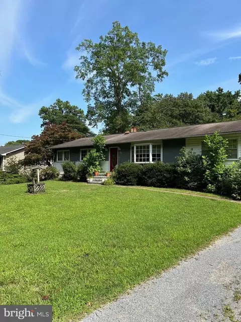 4087 Shoreham Beach Rd, Edgewater, MD 21037
