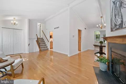 Entry Way - 1229 Tamarack Trl, Arnold, MD 21012 photo 6 of 11