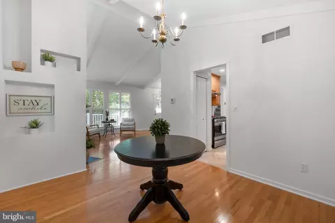 Entry Way - 1229 Tamarack Trl, Arnold, MD 21012 photo 5 of 11