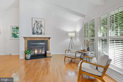 Living - 1229 Tamarack Trl, Arnold, MD 21012 photo 3 of 6