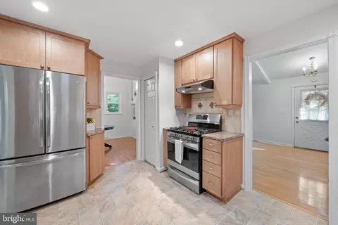 Entry Way - 1229 Tamarack Trl, Arnold, MD 21012 photo 7 of 11