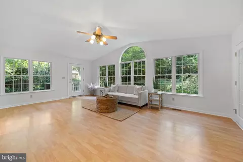 Living - 1229 Tamarack Trl, Arnold, MD 21012 photo 2 of 6