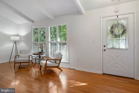Entry Way - 1229 Tamarack Trl, Arnold, MD 21012 photo 2 of 11