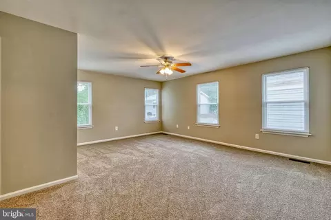 8070 Pendragon Way, Pasadena, MD 21122 photo 17