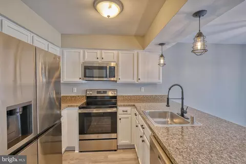 8070 Pendragon Way, Pasadena, MD 21122 photo 5