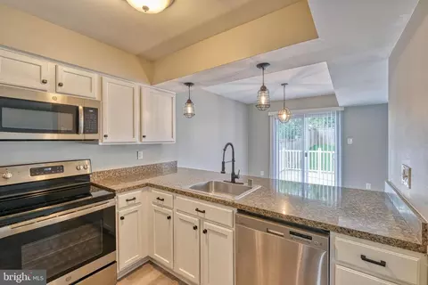 8070 Pendragon Way, Pasadena, MD 21122 photo 6