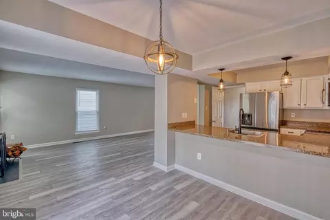 8070 Pendragon Way, Pasadena, MD 21122 photo 8