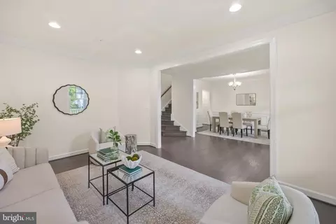 Living - 151 Moore Rd, Arnold, MD 21012 photo 2 of 5