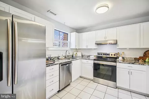 Kitchen - 1364 Hazel Nut Ct, Annapolis, MD 21409 photo 2 of 2