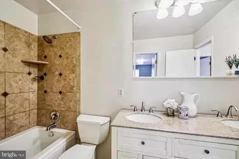 Bath - 1364 Hazel Nut Ct, Annapolis, MD 21409 photo 2 of 3