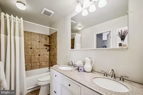 Bath - 1364 Hazel Nut Ct, Annapolis, MD 21409 photo 3 of 3