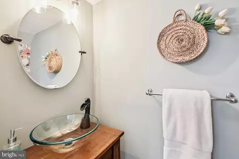 Bath - 1364 Hazel Nut Ct, Annapolis, MD 21409 photo 1 of 3
