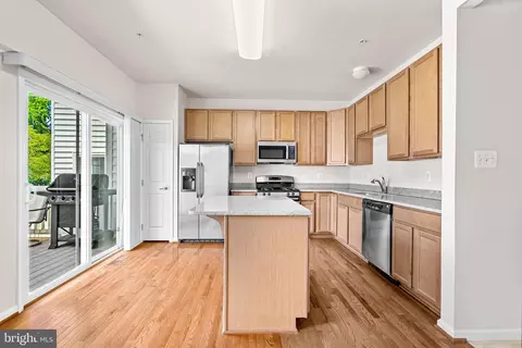1219 Graycliff Ln, Odenton, MD 21113 photo 9