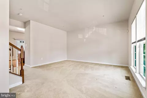 1219 Graycliff Ln, Odenton, MD 21113 photo 4