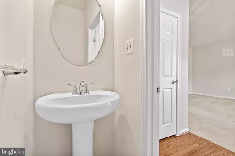 1219 Graycliff Ln, Odenton, MD 21113 photo 6