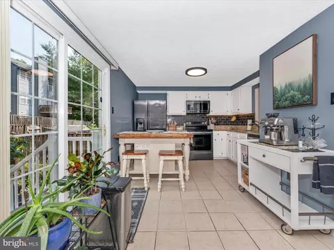 Kitchen - 1827 Log Mill Pl, Crofton, MD 21114 photo 1 of 6