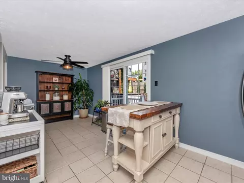 Kitchen - 1827 Log Mill Pl, Crofton, MD 21114 photo 6 of 6