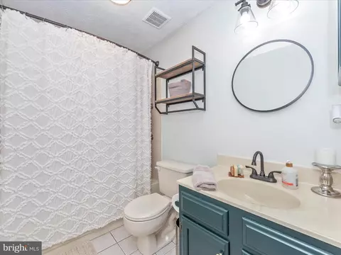 Bath - 1827 Log Mill Pl, Crofton, MD 21114 photo 2 of 4