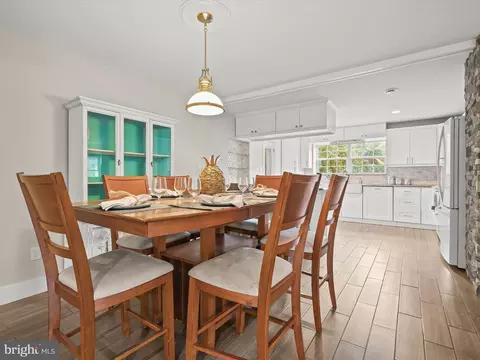Dining - 341 Edgewater Rd, Pasadena, MD 21122 photo 1 of 2