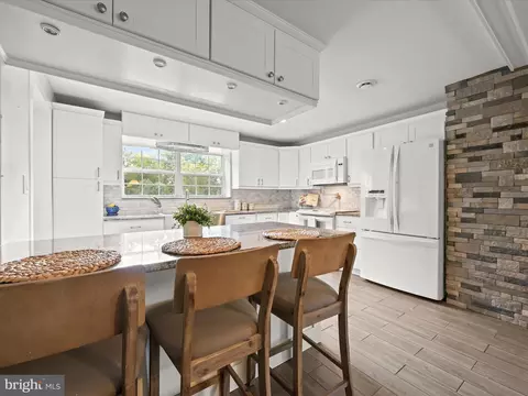 Kitchen - 341 Edgewater Rd, Pasadena, MD 21122 photo 2 of 3