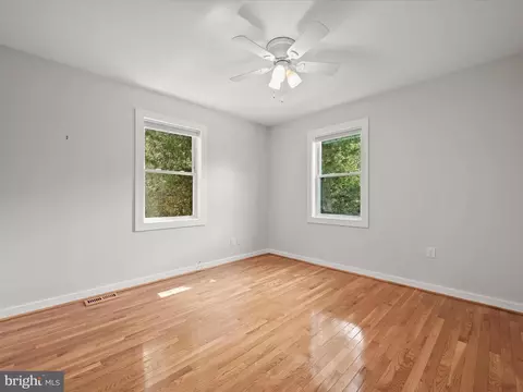 Bedroom - 341 Edgewater Rd, Pasadena, MD 21122 photo 3 of 8