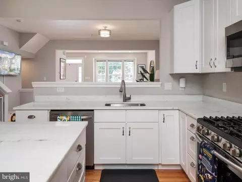 814 Stonehurst Ct, Annapolis, MD 21409 photo 10