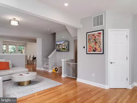 814 Stonehurst Ct, Annapolis, MD 21409 photo 6