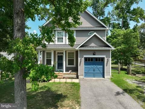 5031 Lerch Dr, Shady Side, MD 20764
