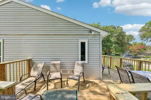 323 Dorchester Rd, Pasadena, MD 21122 photo 32