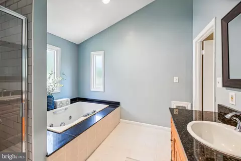 323 Dorchester Rd, Pasadena, MD 21122 photo 14