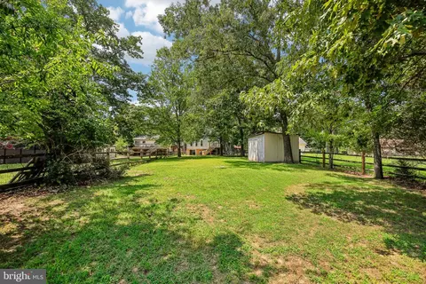 323 Dorchester Rd, Pasadena, MD 21122 photo 40