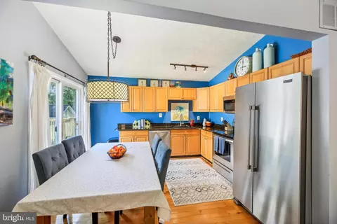 323 Dorchester Rd, Pasadena, MD 21122 photo 10